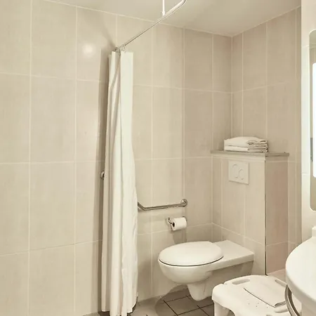 Hotel Massy Gare Tgv 3*