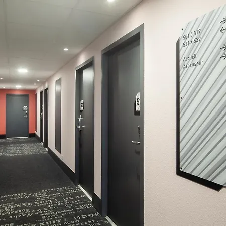 Hotel Massy Gare Tgv 3*
